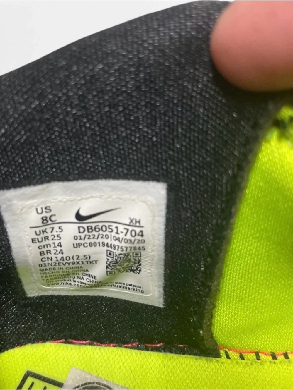 Nike Kyrie 6 cross volt Kids sneakers in Neon